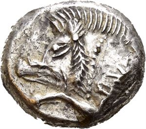 LYCIA, Uncertain dynast (Kybernis?). Circa 500-480 BC. AR stater (9,40 g). Uncertain mint. Forepart of boar running left, wearing dotted collar and laurel branch?, illegible mongram on shoulder / Irregular incuse Well struck. Some roughness and a few scratches. Toned.