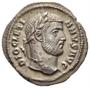 DIOCLETIAN 284-305, argenteus, Kyzicus 294-295 e.Kr. R: De fire tetrarker ofrende foran militærleir