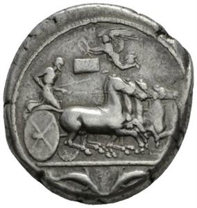 SICILIA, Syrakus, ca.415-405 f.Kr., tetradrachme (17,17 g). Signert av Euainetos og Eumenos. Firspann mot høyre/Hode av Arethusa mot venstre. Ex. Numismatica Ars Classica nr.78 27/5-2014 nr.1382