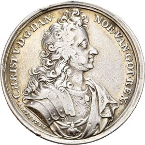 Frederik IV. Christian Vs død 1699. Meybusch. Sølv. 33 mm. Små kantskader