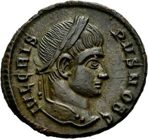 Crispus 317-326, Æ3, Siscia 321-324 e.Kr. R: Innskrift rundt krans