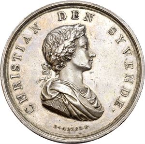 Christian VII, General-Landsvesens-Collegiets store Prismedalje 1769. Adzer. Sølv. 53 mm. Små riper/minor scratches