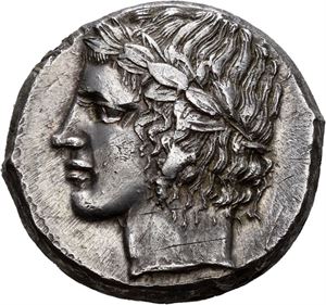 SICILIA, Leontini, 430-425 f.Kr., tetradrachme (16,74 g). Hode av Apollo mot venstre/Løvehode mot venstre