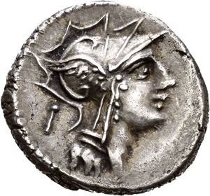 D. Junius L. F. Silanus 91 f.Kr., denarius. Hode av Roma mot høyre/Victoria i biga mot høyre