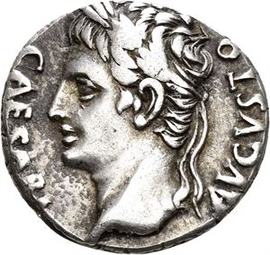 AUGUSTUS 27 f.Kr.-14 e.Kr., denarius, Colonia Patricia 18 f.Kr. R: Triumfvogn mot høyre