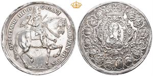 Christian IV. Christian IV til hest/brystbilde av Christian IV. Renset og riper. Ukjent medaljør. Sølv. 61 mm