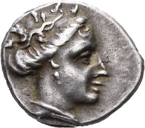 Euboia, Histiaia, 250-168 f.Kr., tetrobol /2,39 g). Hode av nymfen Histiaia mot høyre/Histiaia sittende på gallei mot høyre