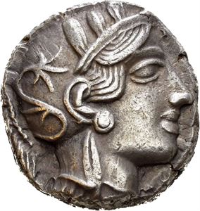 ATTICA, Athen. 454-404 BC. AR tetradrachm (17,15 g). Head of Athena in Attic helmet to right / ATE, Owl standing right, head facing; Olive spray and crescent to left. All within incuse square. Attractive old cabinet toning.