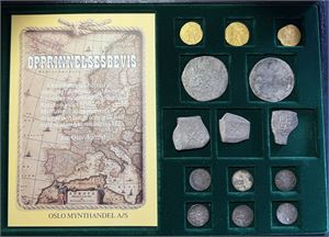 Rundesett med tre dukater 1724