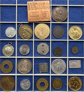 Large lot with medals and tokens