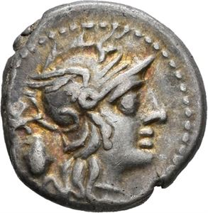 C. Cassius 142 f.Kr., denarius. Hode av Roma mot høyre/Libertas i quadriga mot høyre