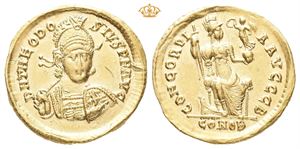 Theodosius II, AD 402-450. AV solidus (4,38 g)