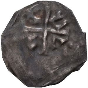 Gotland, 1210-1260. Ensidig penning u.år med kors og 4 bokstaver i hvert segment (0,16 g)