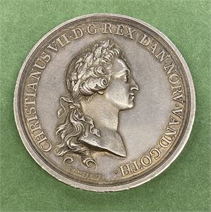 Christian VII. Kongens salving 1767. Adzer. Sølv. 57 mm.