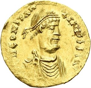 Constans II 641-668, AV semissis, Constantinople (2,15 g). Diad., draped and cuir. bust r./Cross potent on globe