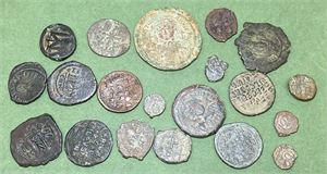 Byzantine lot # 3. Lot of 20 byzantine bronze coins of various denominations.