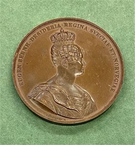 Carl XIV Johan. Dronning Desiderias kroning 1829. Lundgren. Bronse. 57 mm