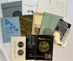 En del nyere hefter om medaljer/mynter/utstillinger.