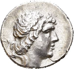KINGS of CAPPADOCIA. Ariarathes IX Eusebes Philopator (circa 100-85 BC). AR drachm (4,05 g). Dated RY 13 or 15 (=88/7 or 86/5 BC). Diademed head of Ariarathes IX to right / BASI?EOS APIAPATOV ?VSEBOVS, Athena standing left, holding Nike and round shield, spear behind; monogram in inner left field; IG or IE (regnal date) in exergue. Small flan crack. Small scratches and very light porosity on reverse. Lightly toned.