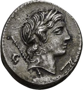 P. CREPUSIUS 82 f.Kr., denarius. Hode av Apollo mot høyre/Rytter med spyd mot høyre