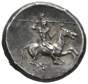 SICILIA, Gela 490-470 f.Kr., didrachme (8,63 g). Rytter mot høyre/Forpart av okse med menneskehode mot høyre