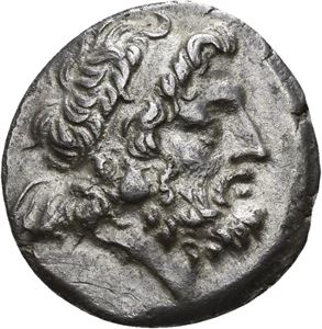 KRETA, Gortyna, 2.-1.årh. f.Kr., drachme (3,45 g). Hode av Zeus mot høyre/Apollo sittende mot venstre