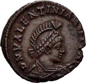 Valentinian II 375-392, Æ2, Heraclea 383-386 e.Kr. R: Valentinian stående i båt