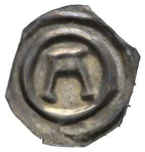 Sverre Sigurdsson (1177-1202) Brakteat med bokstaven A (0,06 g). Ex. Myntkompaniet nr.7 15/11-2014 nr.248