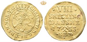 8 skilling 1733. Preget i gull/struck in gold. (3,53 g). RRR. Buklet/creased