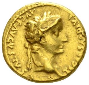 TIBERIUS 14-37, aureus, Lugdunum etter 16 e.Kr. (7,68 g). R: Livia sittende mot høyre.