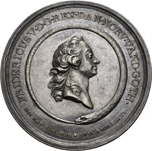 Christian VII, Frederik V`s død 1766. Adzer. Sølv. 54 mm