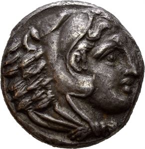 KINGS of MACEDON, Kassander. As regent, 317-305 BC. AR tetradrachm (16,90 g). In the name and types of Alexander III. Amphipolis mint, struck circa 316-311 BC. Head of Herakles right, wearing lion skin headdress / A?E?AN?POY, Zeus Aëtophoros seated left, holding eagle and sceptre; crescent in left field; monogram below throne. Some horn-silver encrustations. Dark old cabinet toning.