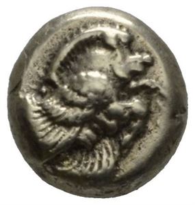 LESBOS, Mytilene, 521-478 f.Kr., electrum hekte (2,41 g). Forpart av villsvin mot høyre/Løvehode mot høyre inkust