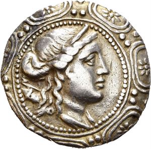 MACEDON (Roman Protectorate), Republican period. First Meris, circa 167-149 BC. AR tetradrachm (16,76 g). Struck in Amphipolis circa 167/158-149 BC. Diademed and draped bust of Artemis to right, bow and quiver over shoulder, all in centre of a Macedonian shield / MAKE?ONON ?POTHS, Club pointing to right; S??T? in upper field, TKP and MYEOT monograms in lower field; all within oak wreath; thunderbolt to left. Light golden toning.