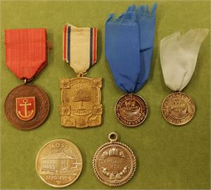 Lot 6 stk. medaljer fra byjubileer. Arendal, Larvik, Moss, Narvik og Tønsberg (2)