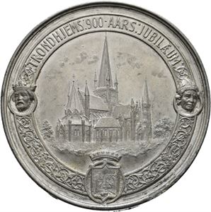 Trondhjems 900 års jubileum 1897. Throndsen. Tinn. 61 mm. Noe tinnpest