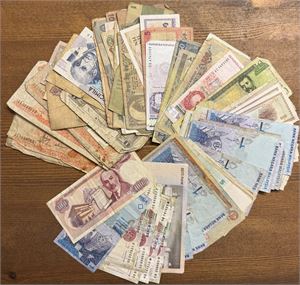 Large lot with banknotes