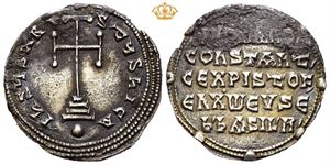 Constantine VII, with Romanus II and Christopher. AD 913-959.