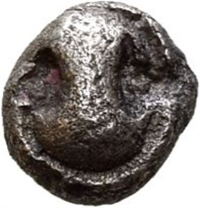 BOETIA, Theben. 480-460 BC. AR tetartemorion (0,20 g). Boetian shield / Wheel with four spokes within incuse square. Porous surfaces. Toned.