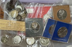 Blandet lot med mynter og myntsett fra Sovjetunionen