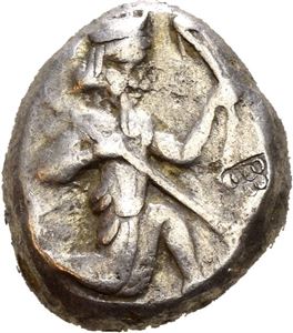 PERSIA, Achaemenid Empire. Darios I to Xerxes II, circa 485-420 BC. AR siglos (5,46 g). Sardes mint. Persian king or hero in knee-running position, wearing kidaria and kandys, holding spear in right hand and bow in left hand / Incuse punch. Bankers marks on obverse and reverse. Toned.
