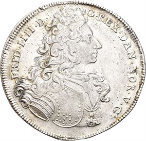 FREDERIK IV 1699-1730 Reisedaler 1704. S.10