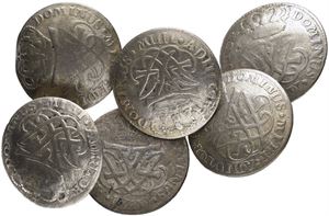 4 skilling 1727-1730, 6 stk lagd om til knapper