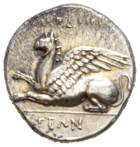 THRAKIA, Abdera, 411-388 f.Kr., hemidrachme (2,54 g). Griff mot venstre/Hode av Apollo mot høyre
