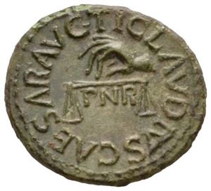 CLAUDIUS 41-54, Æ quadrans, Roma 42 e.Kr. Innskrift rundt hånd holdende vekt/Innskrift rundt SC