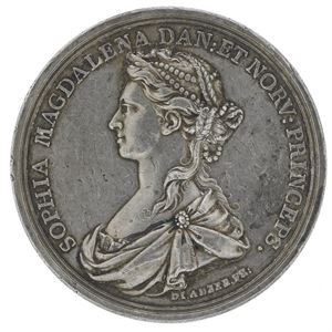 Prinsesse Sophie Magdalenes bryllup 1766. Adzer. Sølv. 53 mm. Riper/scratches