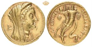 PTOLEMAIC KINGS of EGYPT. Arsinoë II, wife of Ptolemy II, died 270 BC. AV mnaieion/oktadrachm (27 mm; 27,88 g)