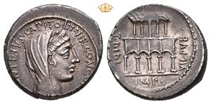 P. Fonteius P.f. Capito. 55 BC. AR denarius (4,00 g; 18 mm)