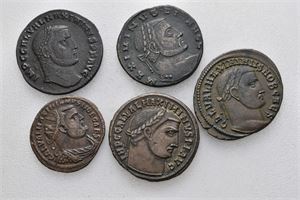 Lot of 4 roman folles and 1 radiate of Maximinus II, AD 305-313.