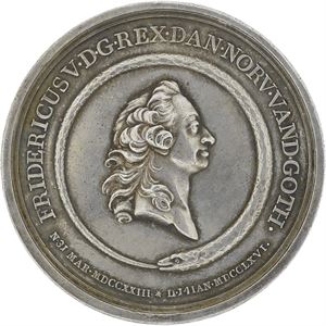 Frederik V`s død 1766. Adzer. Sølv. 53 mm